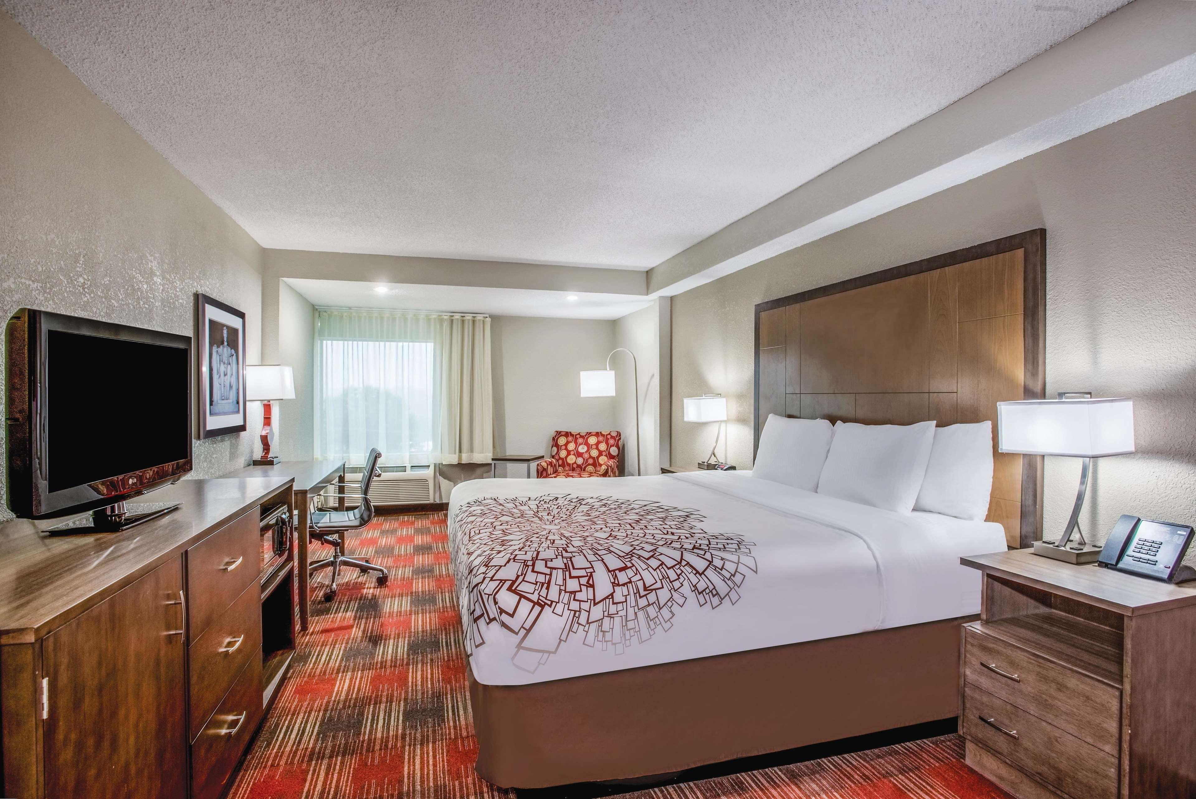 La Quinta Inn & Suites By Wyndham Dc Metro Capital Beltway Capitol Heights Exteriör bild