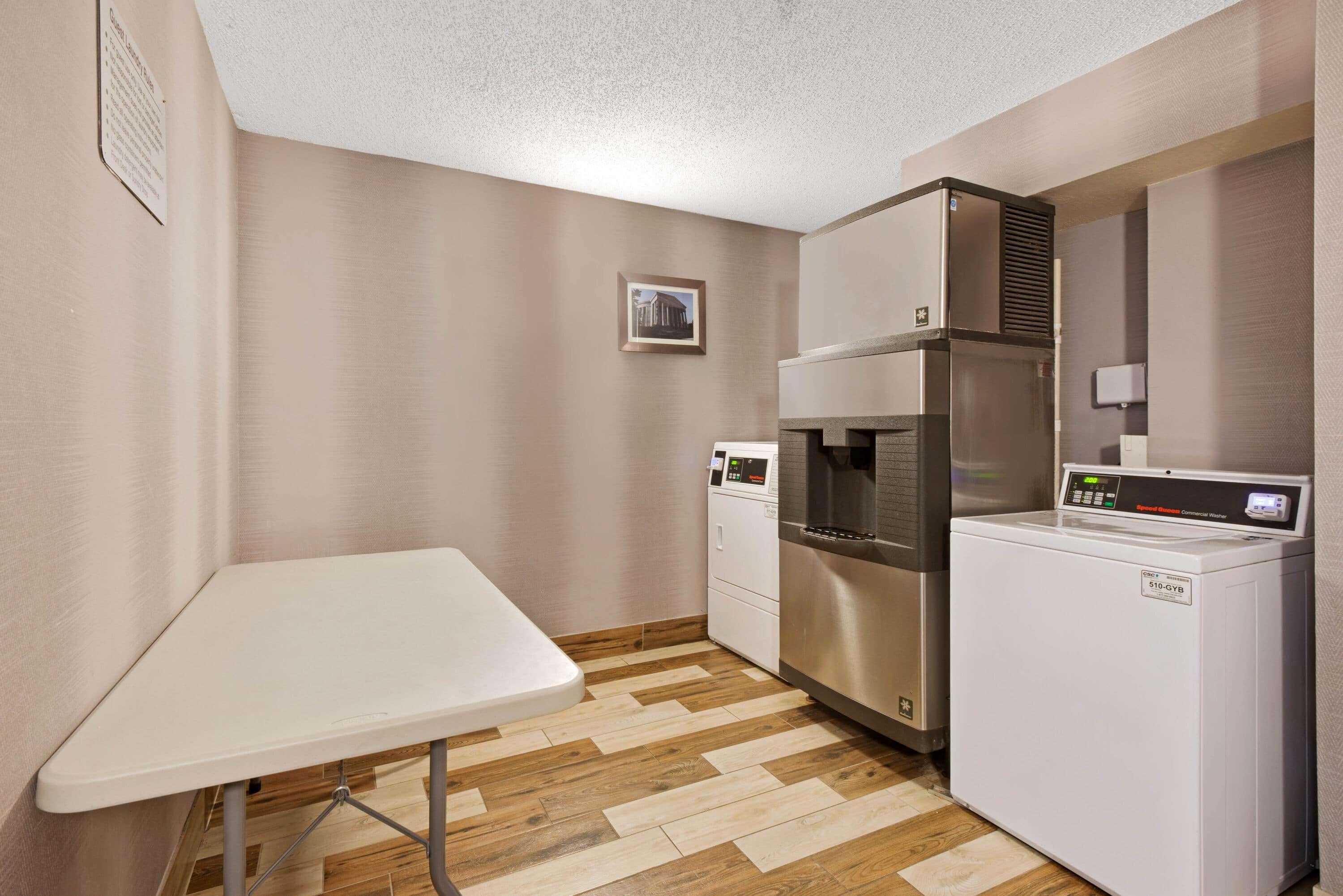 La Quinta Inn & Suites By Wyndham Dc Metro Capital Beltway Capitol Heights Exteriör bild