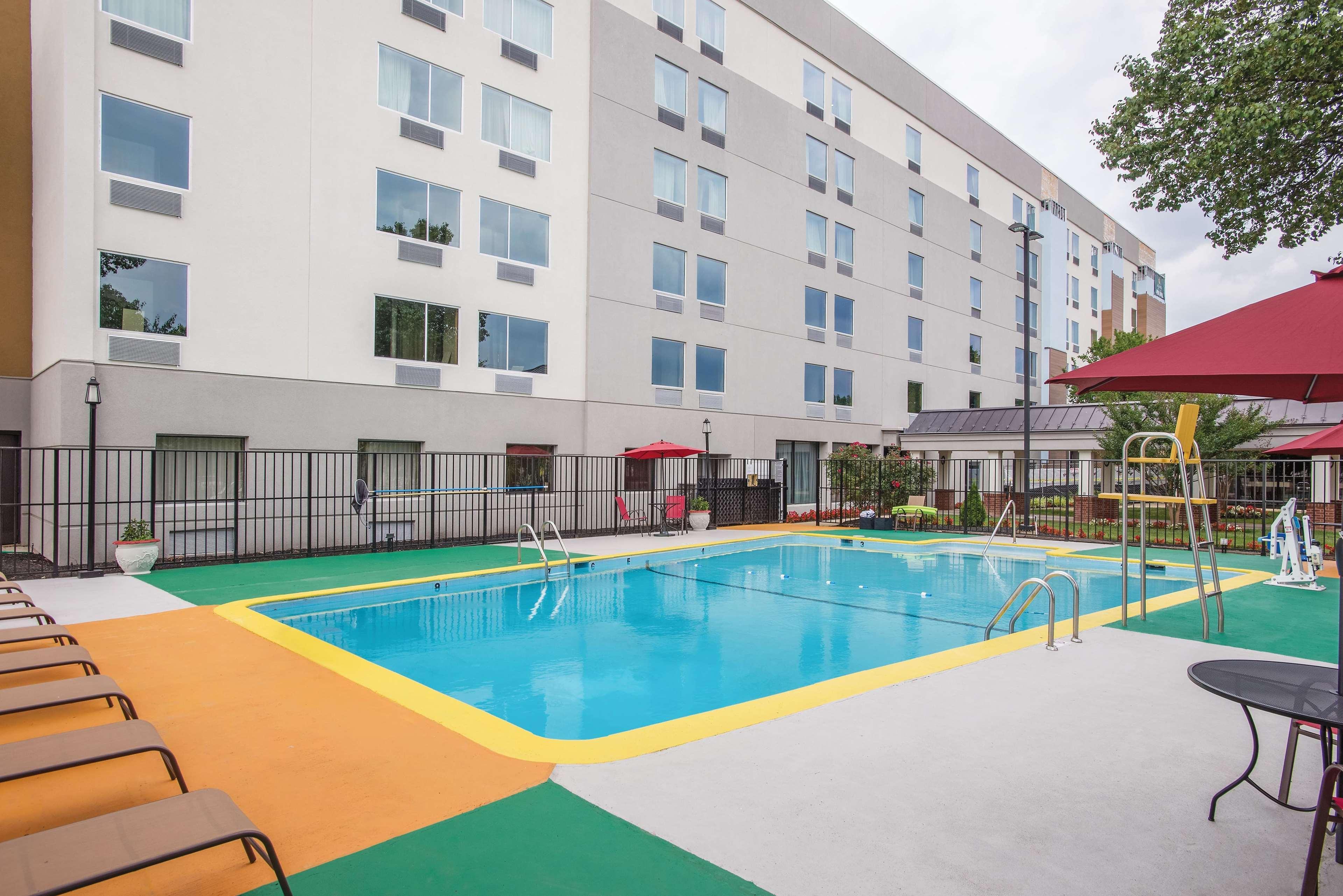 La Quinta Inn & Suites By Wyndham Dc Metro Capital Beltway Capitol Heights Exteriör bild