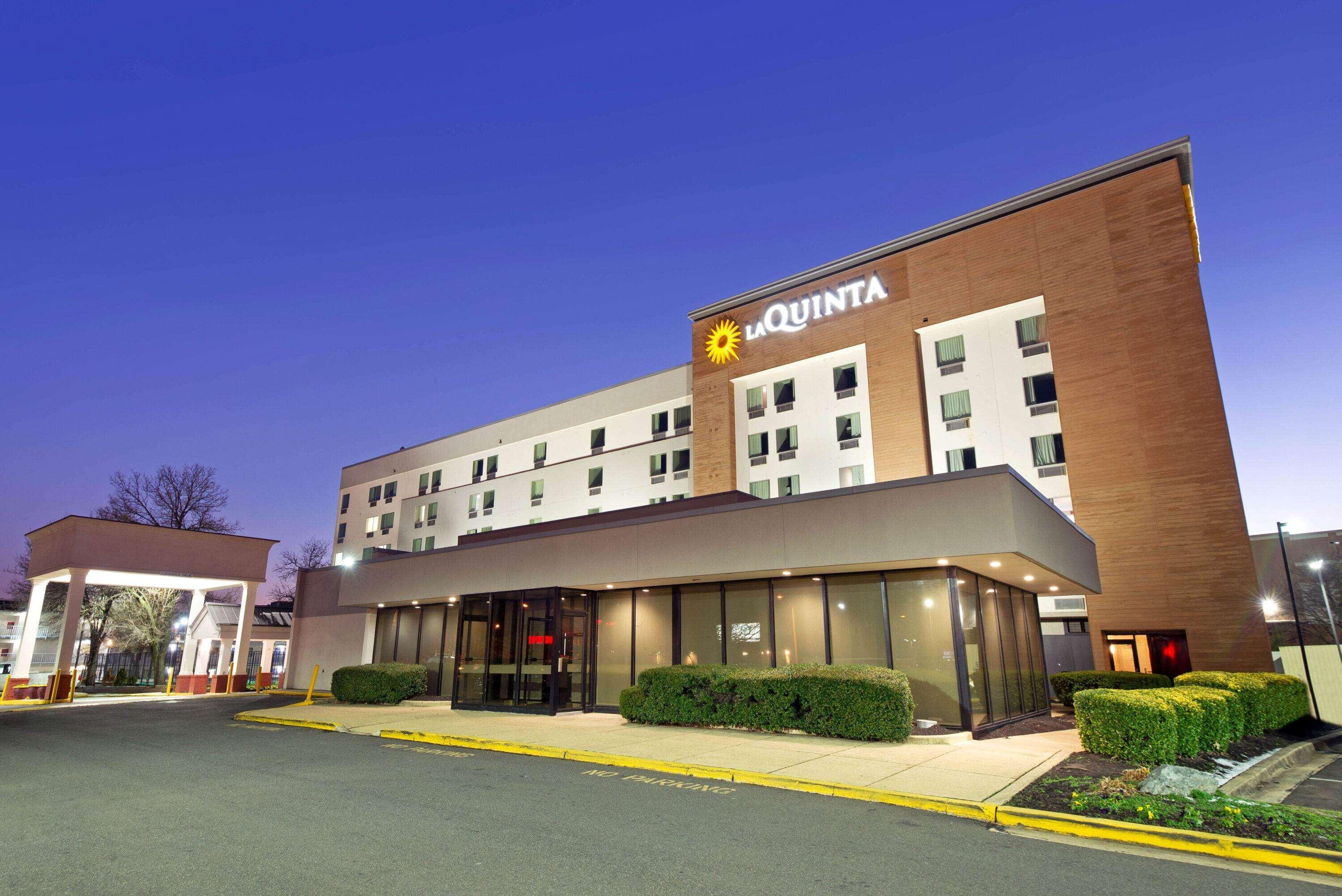 La Quinta Inn & Suites By Wyndham Dc Metro Capital Beltway Capitol Heights Exteriör bild