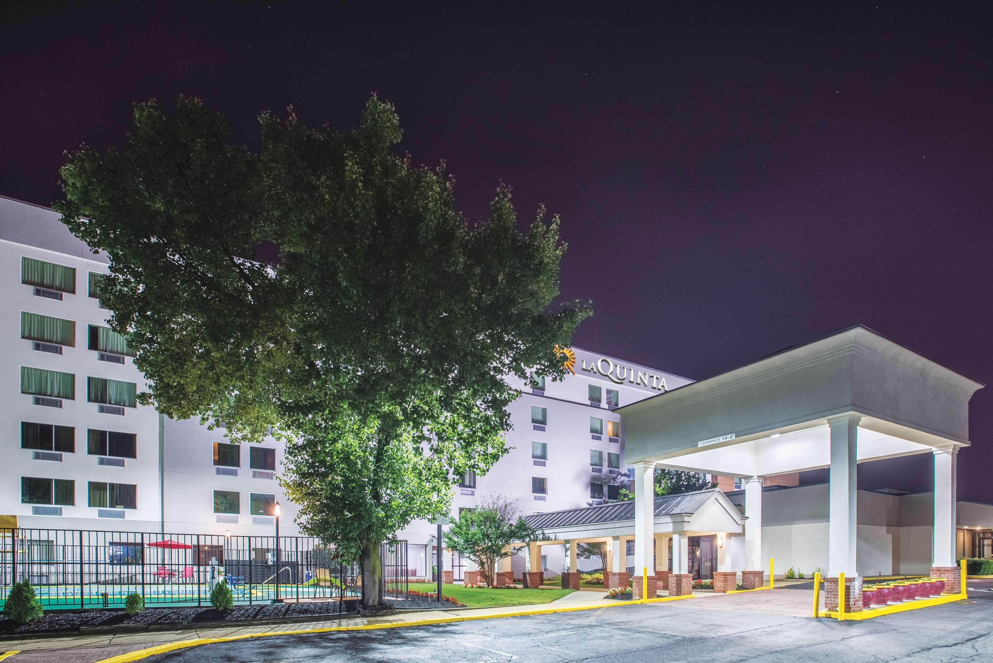 La Quinta Inn & Suites By Wyndham Dc Metro Capital Beltway Capitol Heights Exteriör bild