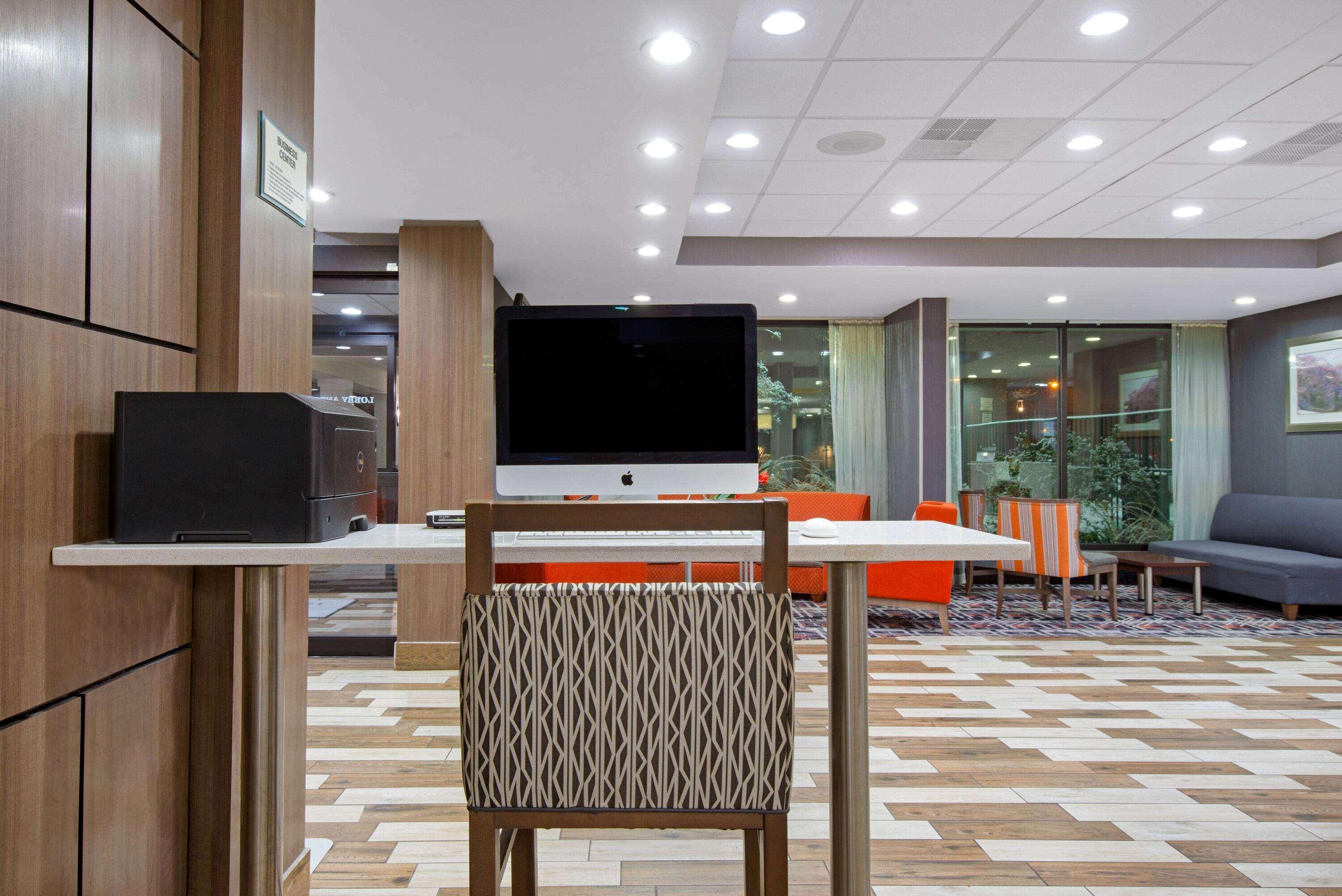 La Quinta Inn & Suites By Wyndham Dc Metro Capital Beltway Capitol Heights Exteriör bild