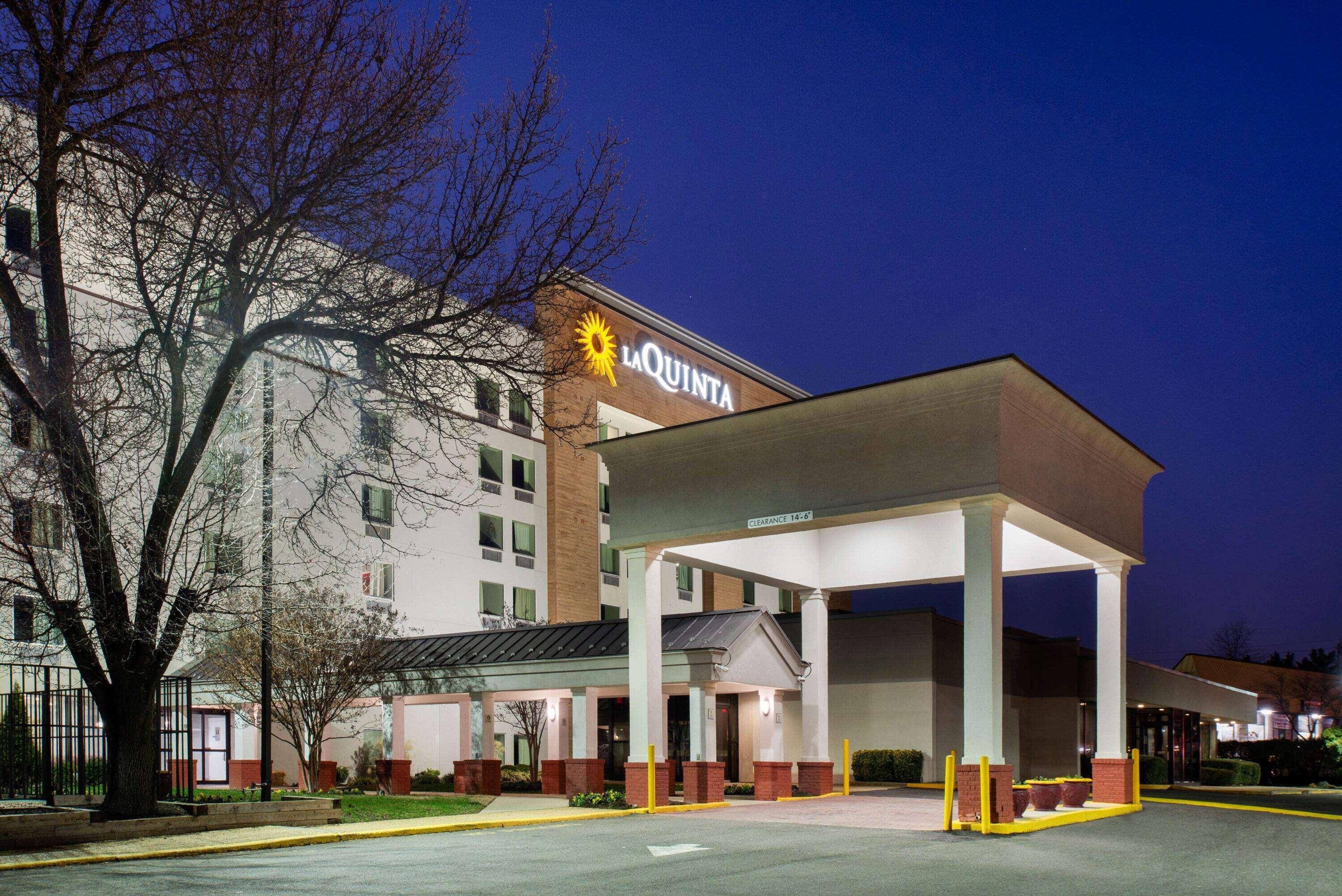La Quinta Inn & Suites By Wyndham Dc Metro Capital Beltway Capitol Heights Exteriör bild
